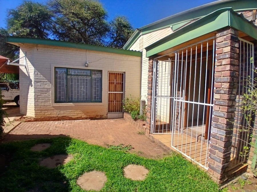 4 Bedroom Property for Sale in Kuruman Northern Cape